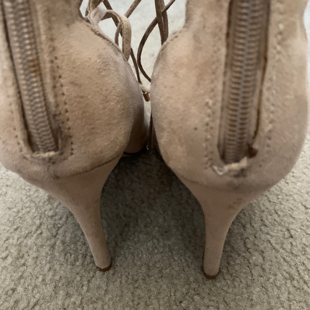 Heels - Picture 4 of 6